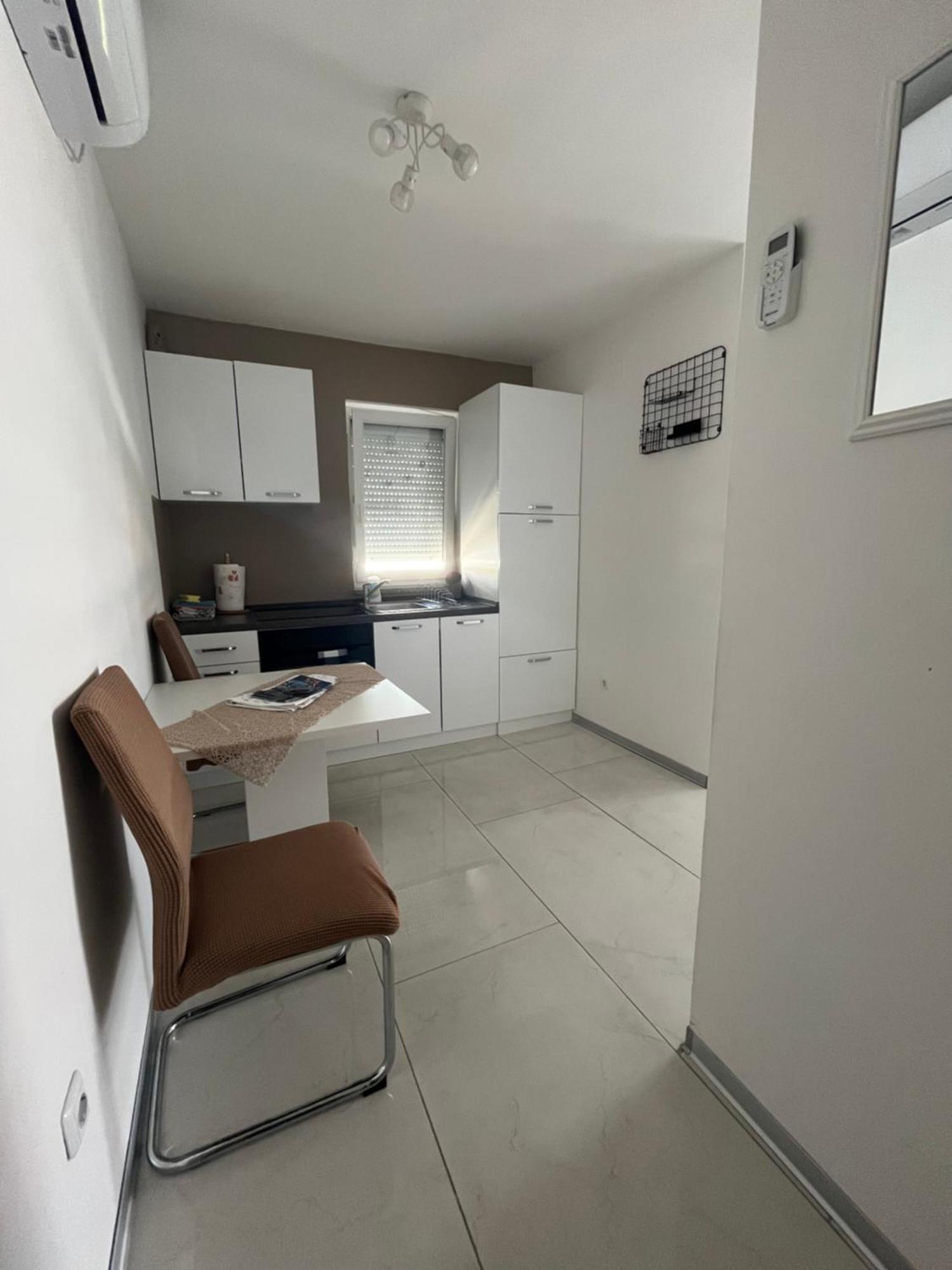 Apartments Ostojic 크르크 외부 사진