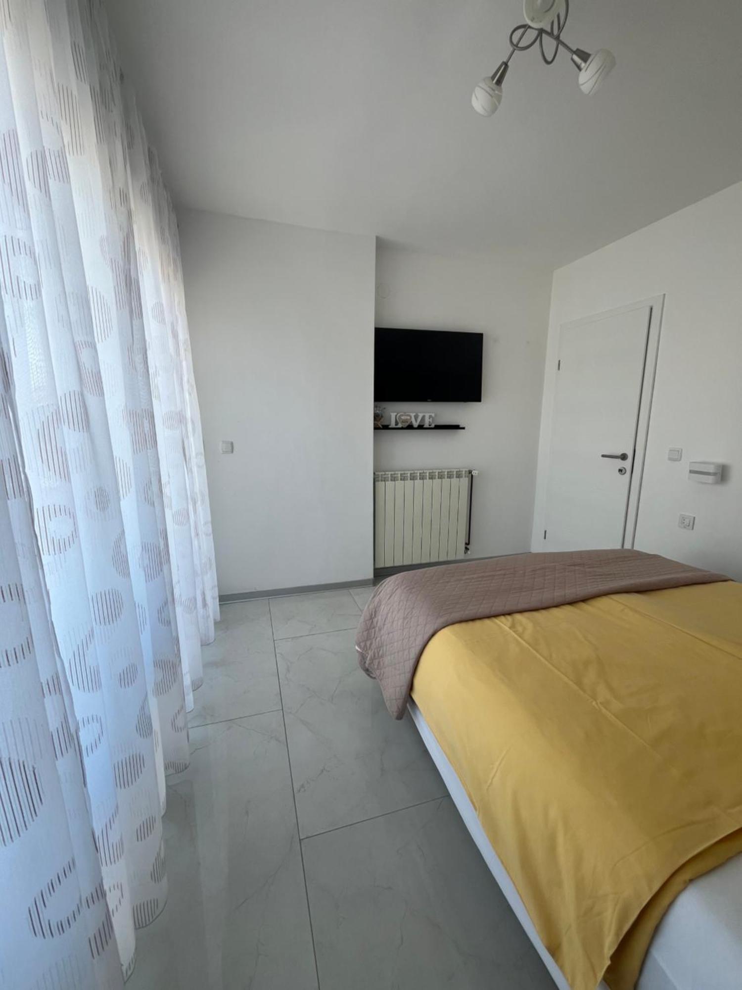 Apartments Ostojic 크르크 외부 사진